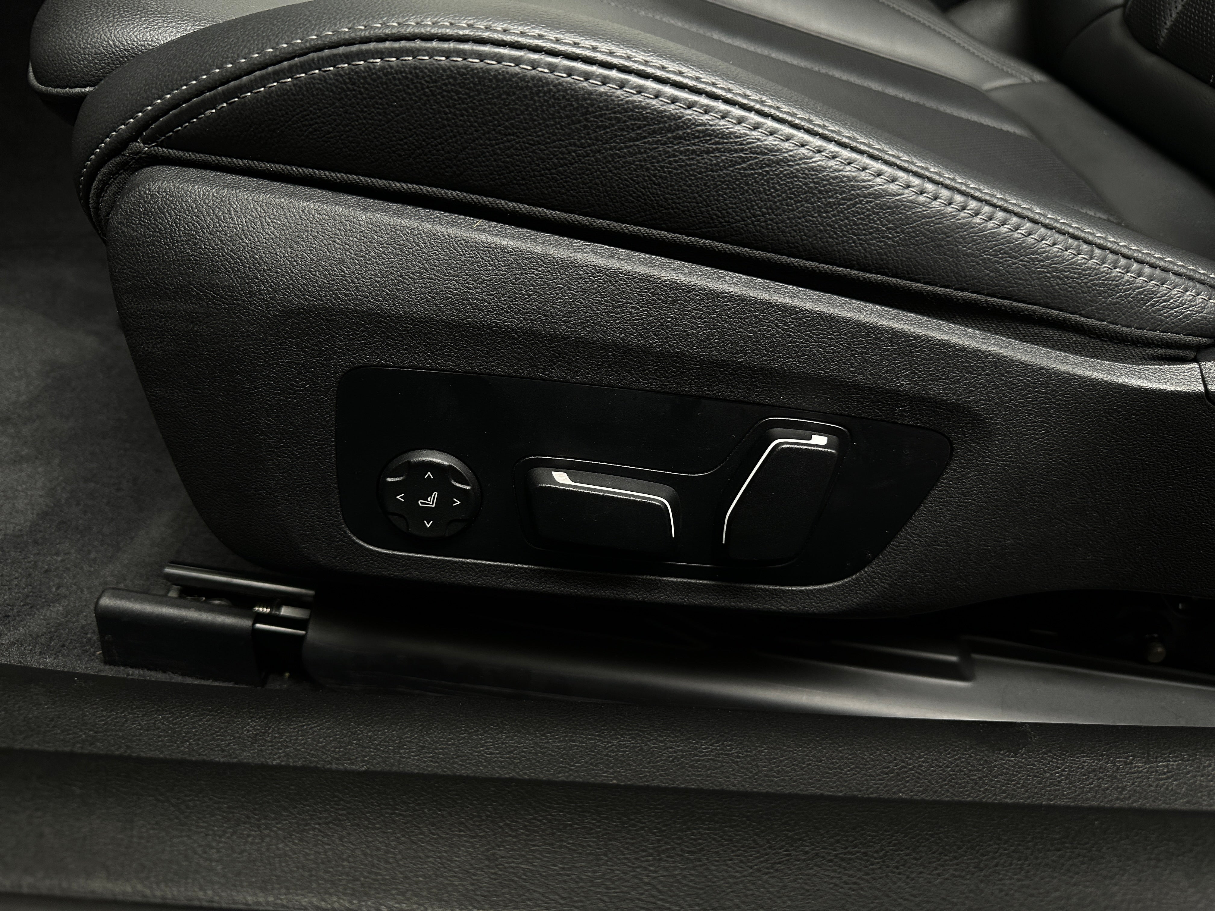 bmw 4 series 2025 WBA33DB04SCU55215 image bmw 4 series 2025 WBA33DB04SCU55215 image